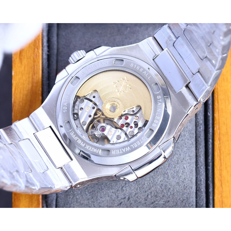 patek philippe nautilus 5711 green emerald Di*m*nds