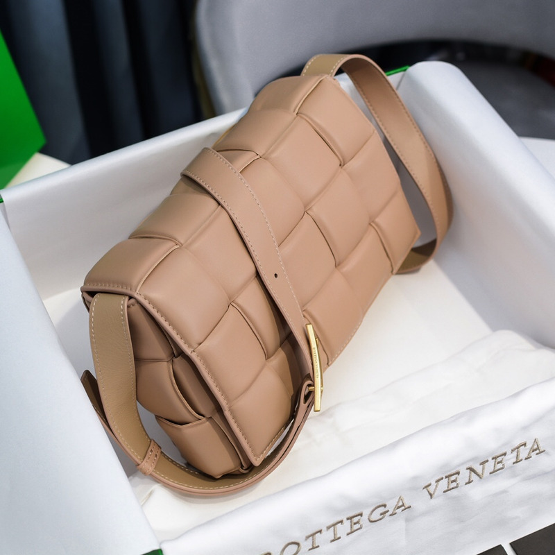 Bo*te*ga ve*ne*ta padded cassette leather shoulder bag beige
