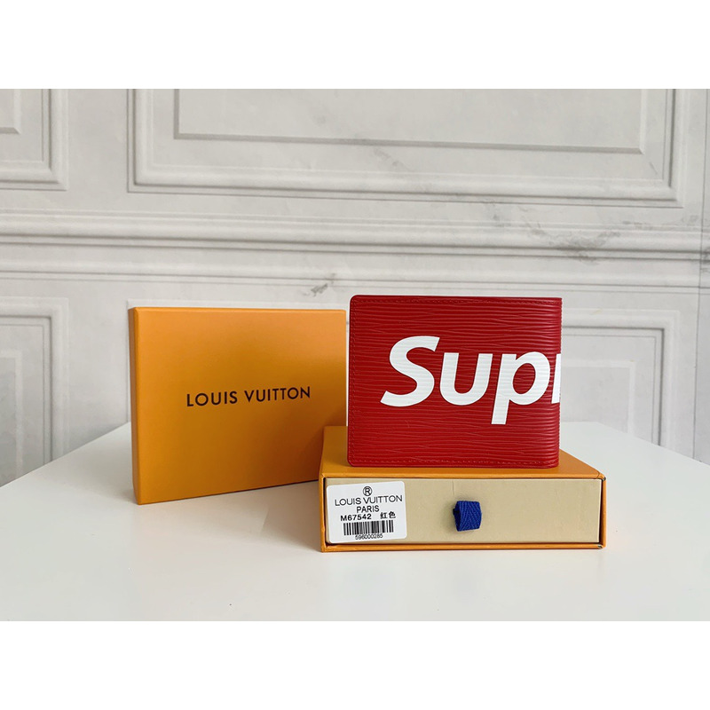 l**is v*t*n x S*p*e slender wallet epi wallet red