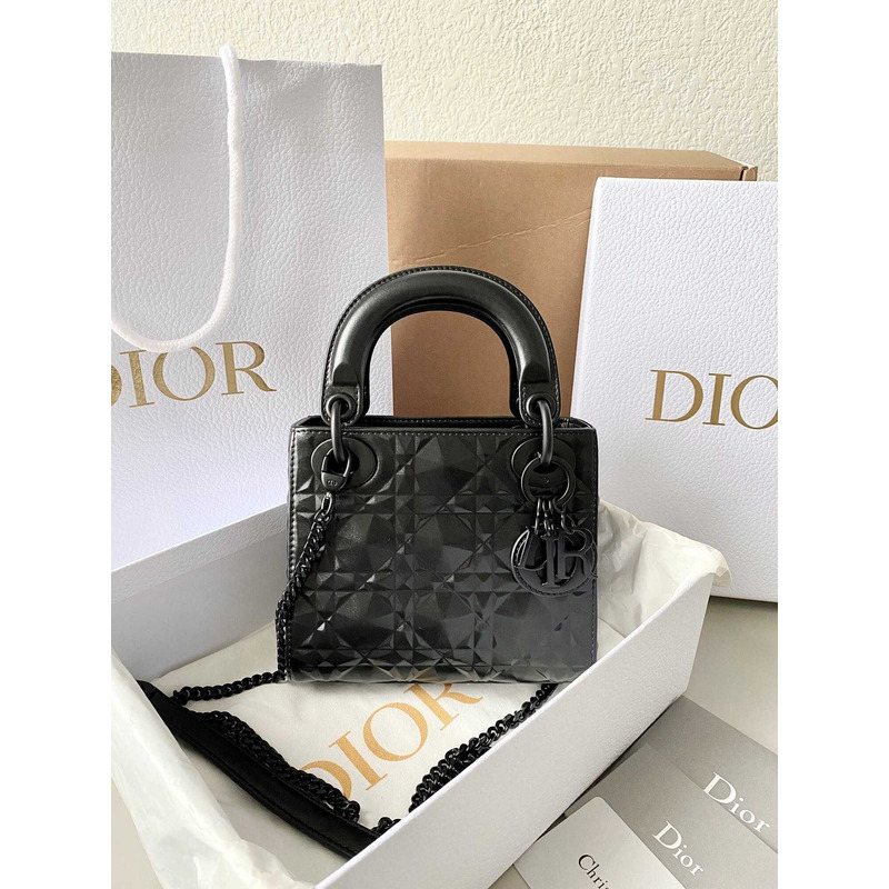 d*or  black leather Di*m*nd shaped cannage lady d*or bag