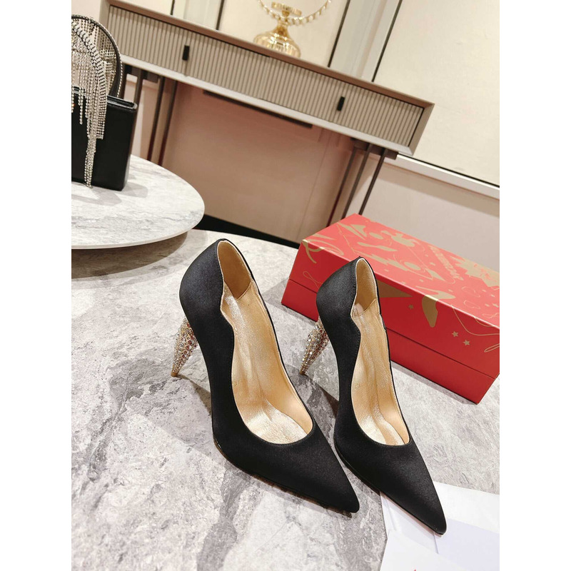 Ch**an louboutin hot chick patent leather pumps 100 black