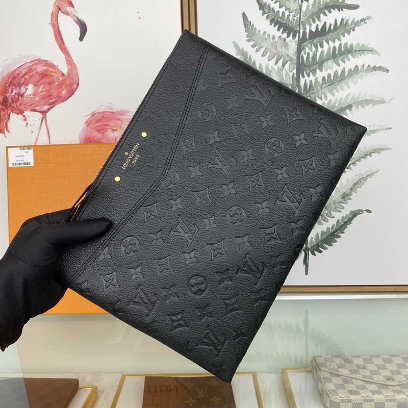 l**is V*t*n daily carry-on bag leather black