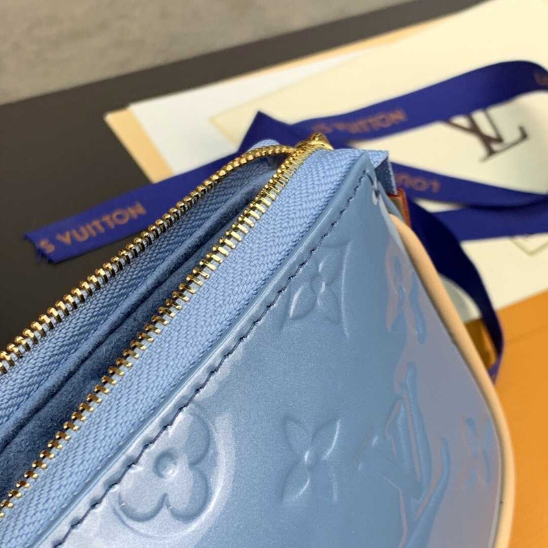 l**is V*t*n  mini pochette accessoires blue