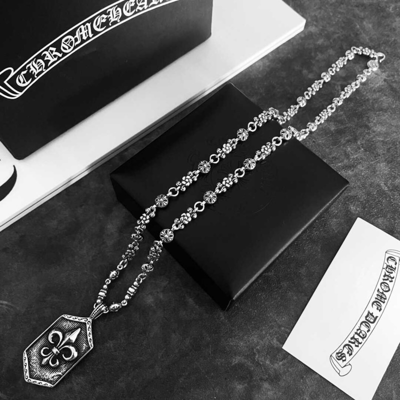 Ch*0me He**ts sterling silver necklace