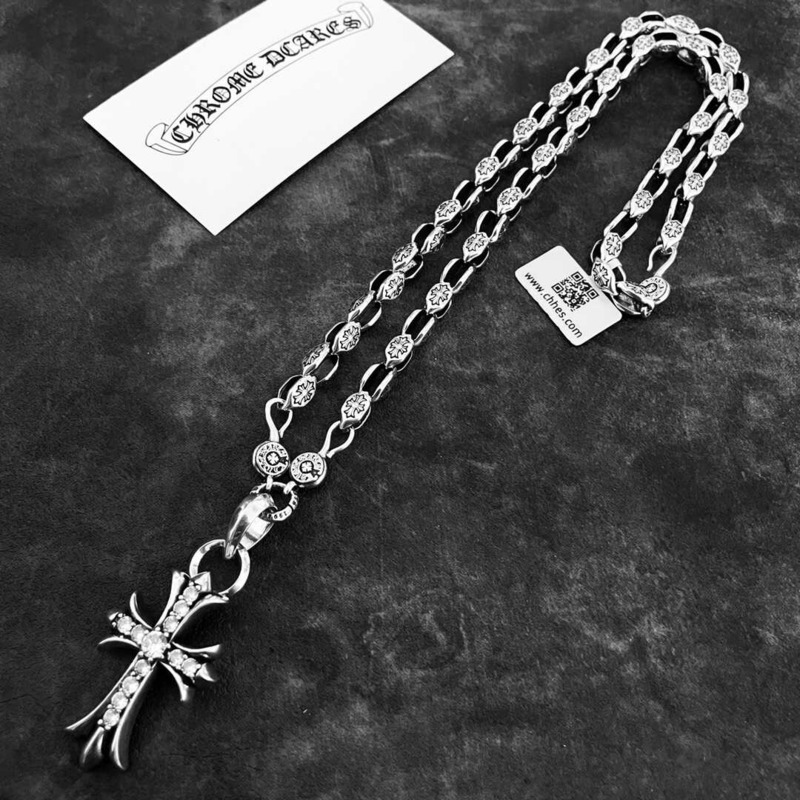 Ch*0me He**ts sterling silver di*m*nd cross pendant