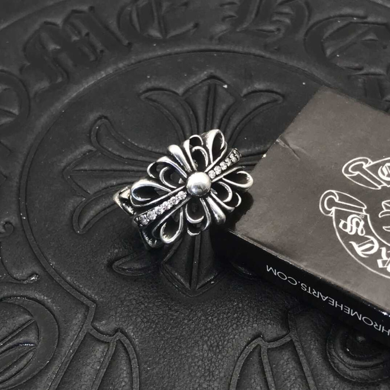 Ch*0me heart classic oval sterling silver ring