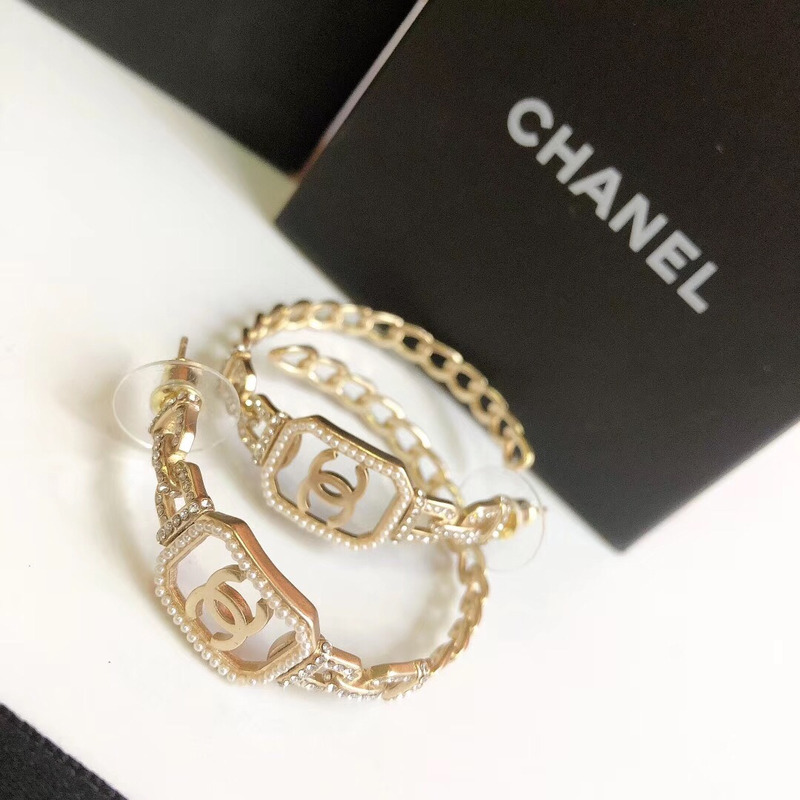 ch*el Di*m*nd metal earrings