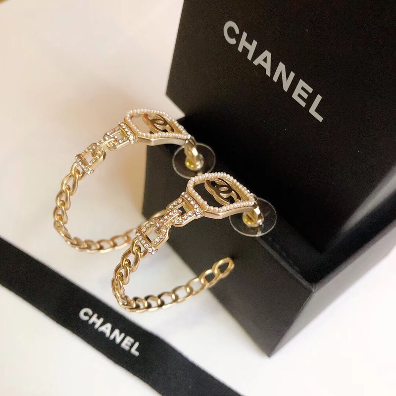 ch*el Di*m*nd metal earrings