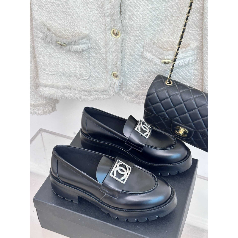 Ch*el moccasins calfskin & metal black