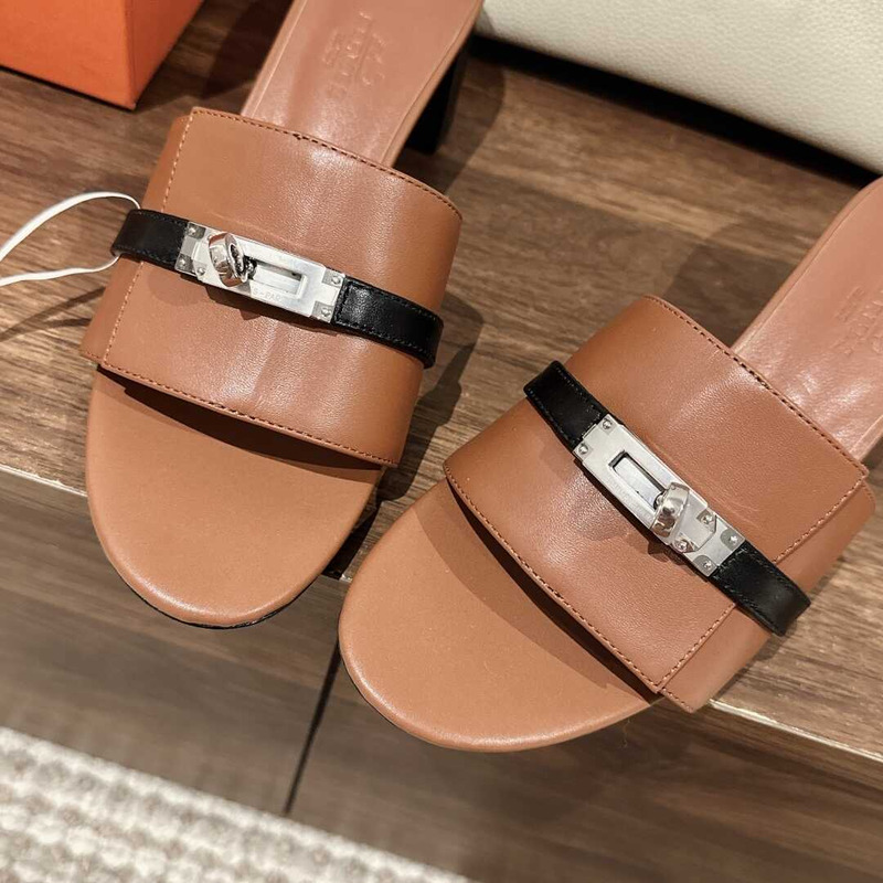 H**mes gigi 50 sandals gold and black
