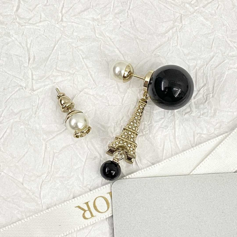 D*or tribales earrings gold finish metal, white and black resin beading