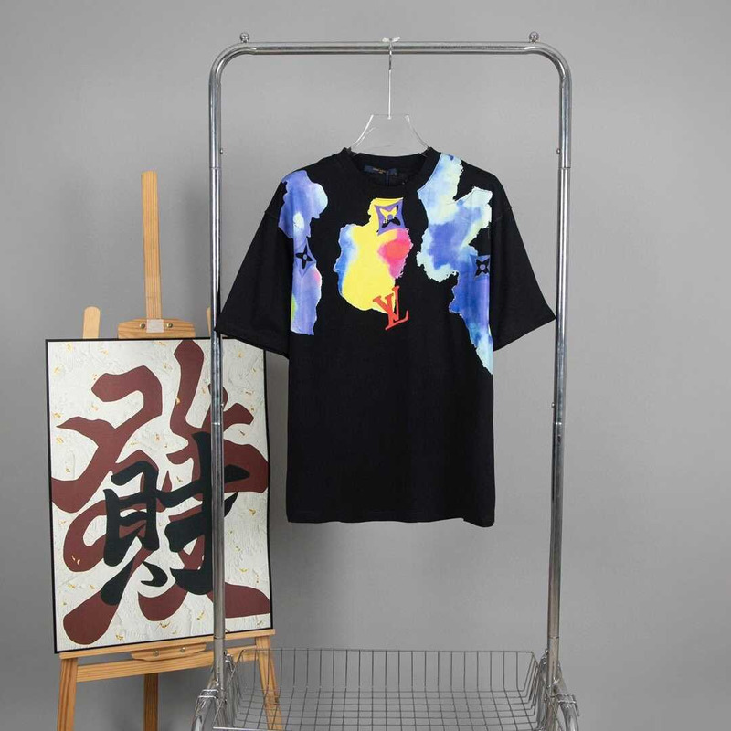 l**is V*t*n monogram splash round neck t-shirt black