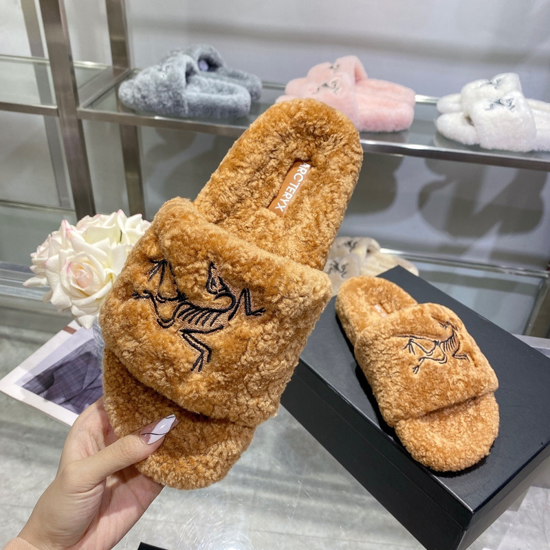 Arcteryx Fur Slides Brown