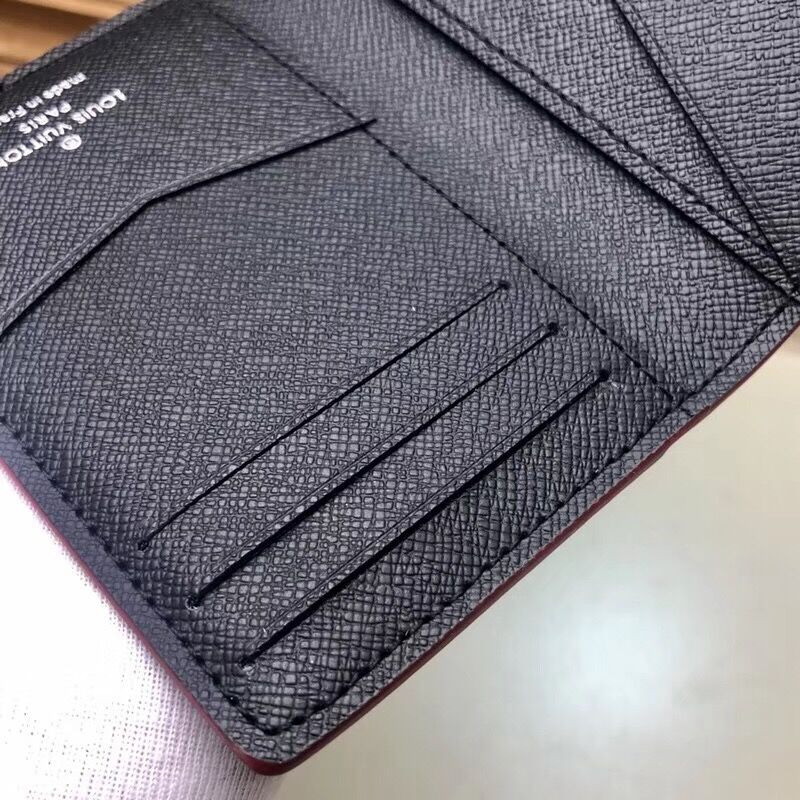 l**is V*t*n wallet